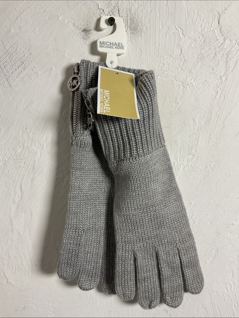 Michael Kors Heather Gray Ribbed Knit Zippered Gloves One Size NWT